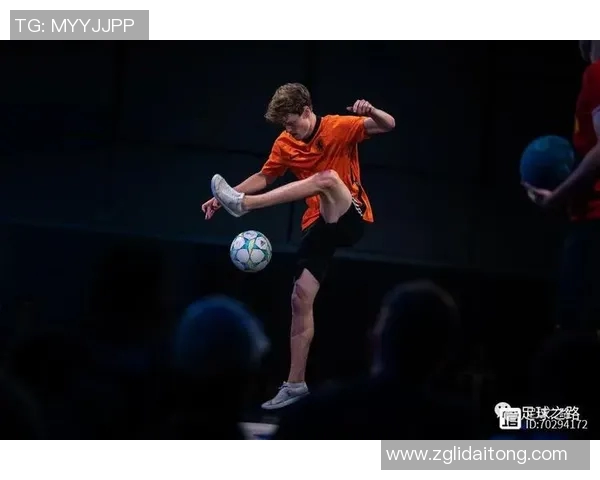 足球明星双手交叉手势背后的深意与魅力解析