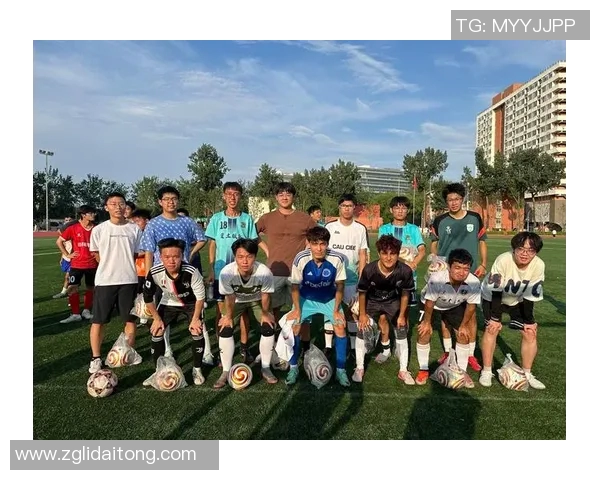 足球明星全景相册及详细介绍带你领略绿茵场上的传奇与风采